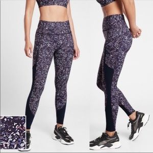 Athleta Rainier Printed Mesh Tight
Leggings Small Sandstone Navy Blue Purple S